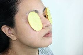 τη χρήση πατάτας για αναζωογόνηση γύρω από τα μάτια